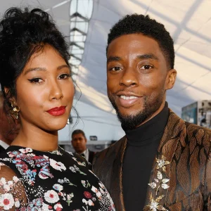 Irmãos de Chadwick Boseman acusam viúva de má administração da herança