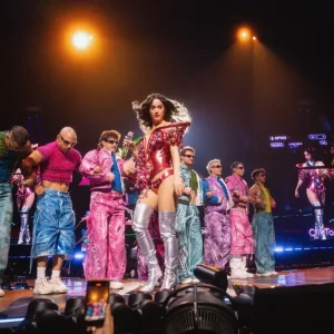 Katy Perry Leva 'The Lifetimes Tour' Para Telas de Cinema no Mundo Todo: Prepare-se para uma Experiência Imersiva!