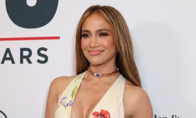 Jennifer Lopez Apostou no Biquíni de Renda que 'Mães Ricas' Estão Comprando Rápido por Apenas R$ 115