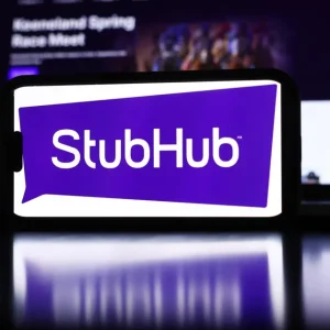 CEO da StubHub Sob Fogo Cruzado: Acusações de "Conluio" e Manipulação de Mercado Chocam Fãs e Políticos