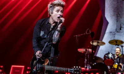 Billie Joe Armstrong, do Green Day, lança guitarra e amplificador icônicos inspirados em 'Dookie' e em sua história
