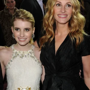 Julia Roberts Brilha em Casamento Íntimo da Sobrinha Emma Roberts com Cody John em Idaho