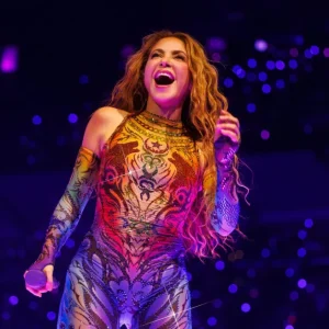 Música de Shakira e Burna Boy para Copa 2026 pode impedir recorde histórico de Sam Fender e Olivia Dean no Reino Unido