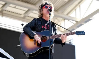 Billie Joe Armstrong, do Green Day, surpreende fãs com show inusitado em caminhão de sorvete na San Diego Comic-Con