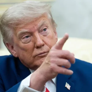 Tarifa de Trump sobre o Brasil: Governo Brasileiro Financiado por ONGs Internacionais é o Alvo da Crítica