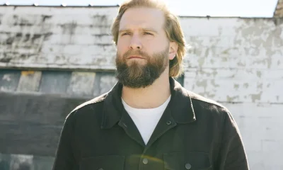 Charles Wesley Godwin Revela Novo Álbum 'Christian Name': Tragédia, Fé e Esperança Guiam Jornada Musical Pós-Perda