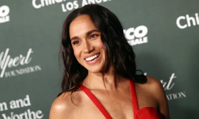 Meghan Markle Apostou em Maiô Preto Clássico em Portugal: Copie o Estilo Elegante por Menos de R$ 100!