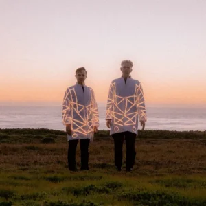 PNAU: "AHHCade" Resgata Euforia Nostálgica dos Arcades e Lança Nova Era Musical com Toques de "Naive" e "Belíssima"