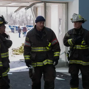 Chicago Fire: Quem Fica e Quem Sai na 15ª Temporada da Série Após Reviravoltas no Elenco Principal e Showrunner