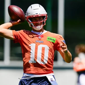 Drake Maye dos Patriots: Lesão no Ombro e Preparação para o Super Bowl LX em 2026