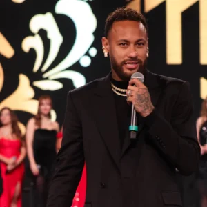 Neymar Jr. cogita aposentadoria e futuro no Santos: 'Não sei o que vou fazer'