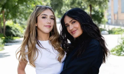 Salma Hayek elogia filha de 18 anos por manter redes sociais privadas: "Amo que você ainda tem uma conta privada"