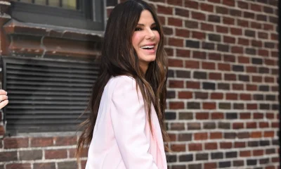 Sandra Bullock Apostou em Tricô Leve Perfeito para Transição Verão-Outono, Estilo 'Mãe Rica' por Apenas R$20