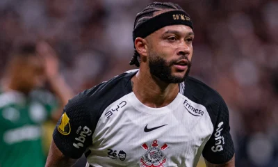 Corinthians decide não renovar com Memphis Depay por questões financeiras